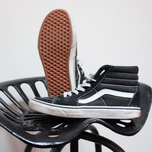[Vans] Classic Black Hi Tops